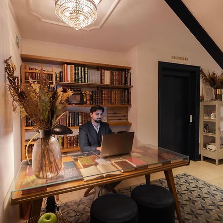 Almaria - Ex Libris Apartments | Chiado Lisboa Ngoại thất bức ảnh